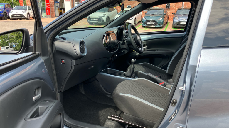 Toyota Aygo X 1.0 VVT-i Edge 5dr Petrol Hatchback